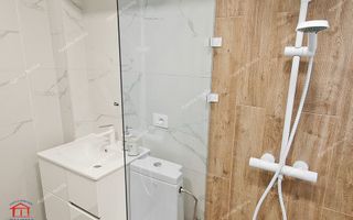 Inchiriere apartament 3 camere decomandat zona centrala - Poză 14