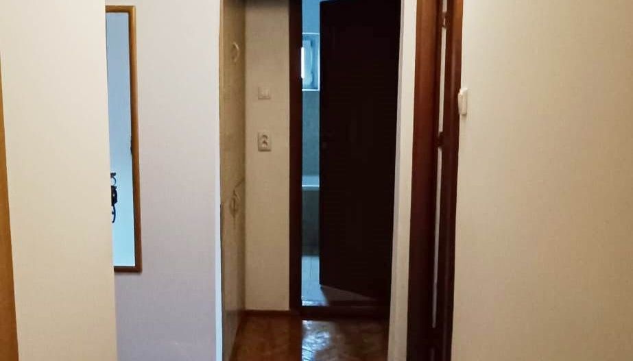 Apartament cu 4 camere in Tractoru-Independentei - Poză 10