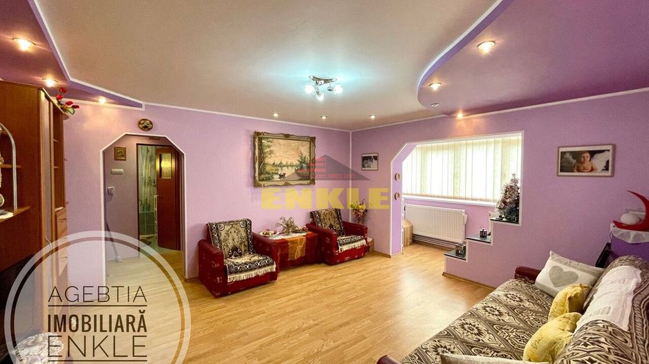 De vânzare apartament cu 2 camere, etaj 1 - Poză 2