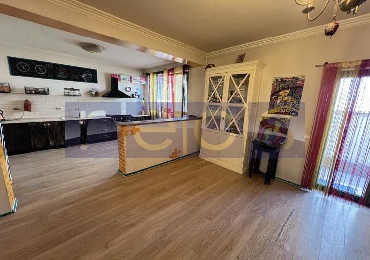 VANZARE VILA  5 camere + mansardă /Cartierul Latin – Prelungirea Ghencea - Poză 3