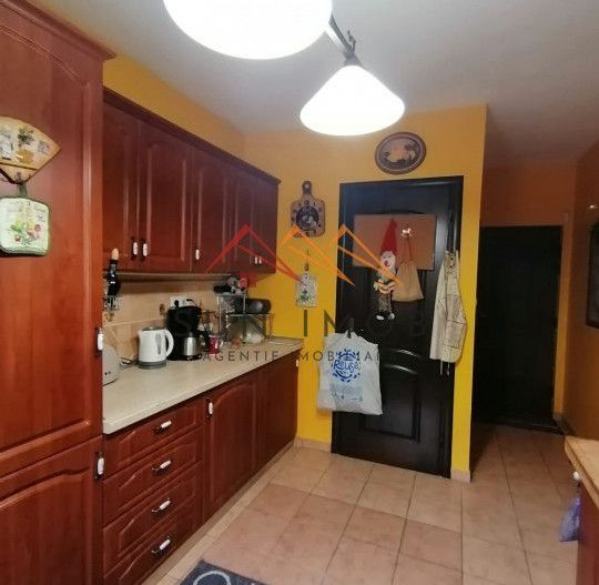 Vila P+E+M, an 2012, 6 camere, ultracentral, finisaje lux, Ploiesti,PH - Poză 32