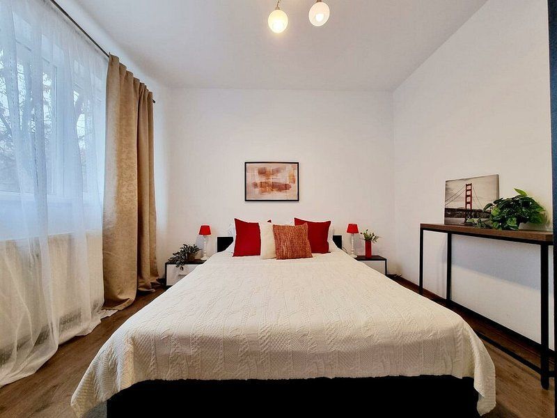 3 Cam Renovat Victoriei Iancu de Hunedoara Metrou Stradal Vedere Spate Lateral - Poză 3