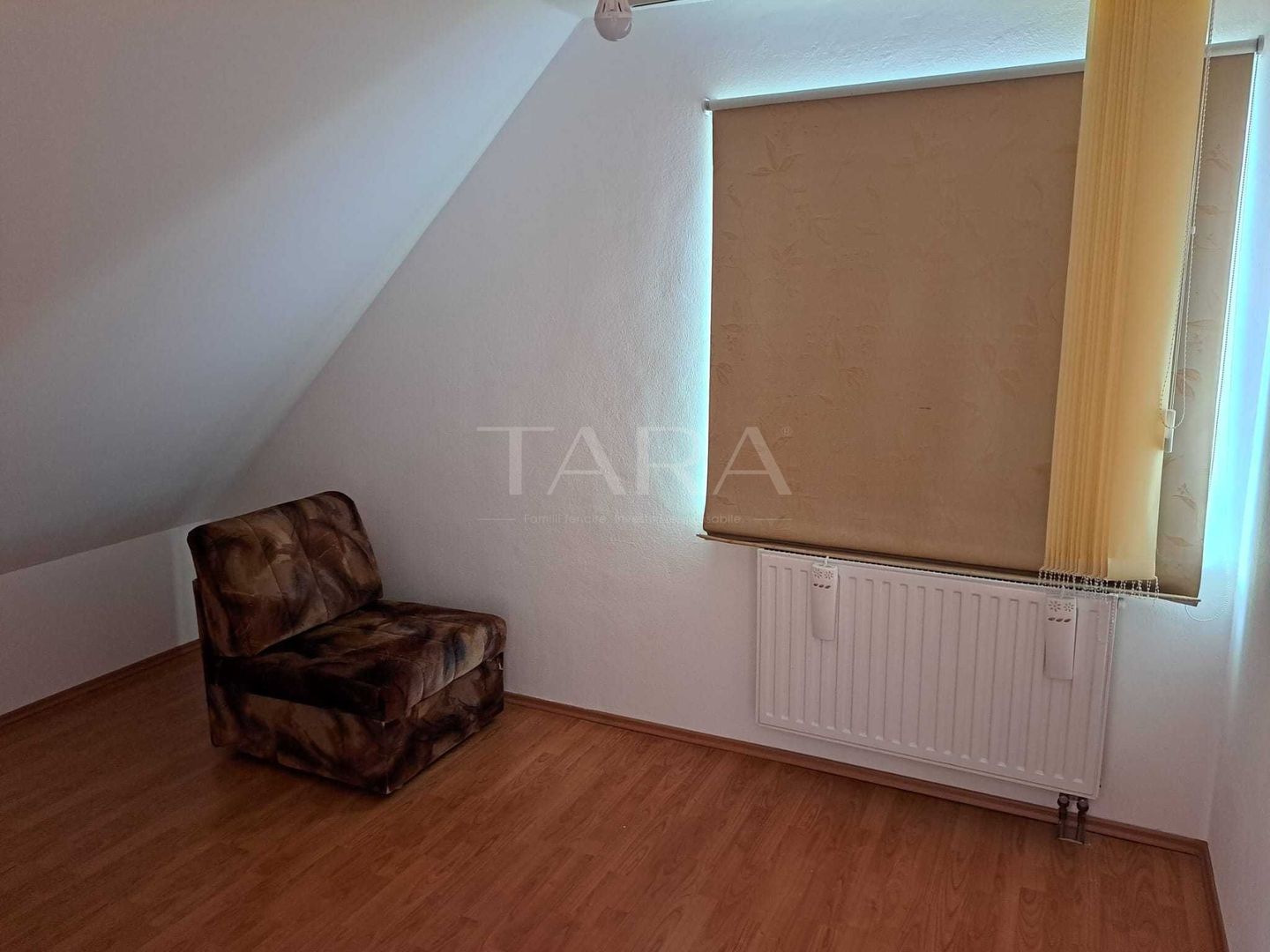 Casă înșiruită tip triplex – zonă liniștită. - Poză 3