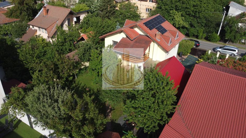 Casă P+E+Pod înalt, teren 574 mp, garaj și fotovoltaice – Zona Lipovei - Poză 1