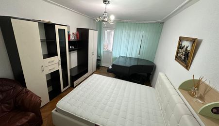 Apartament 3 camere de închiriat – Mircea cel Bătrân