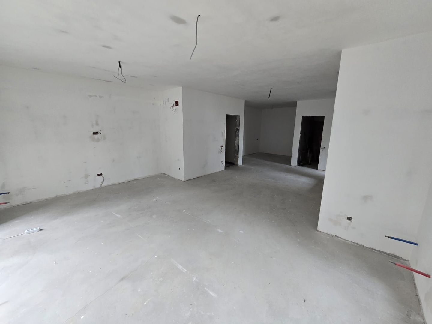 Apartament  cu 2 camere 49,35 mp + 21,35 mp terasele + loc de parcare - Busteni - Poză 4