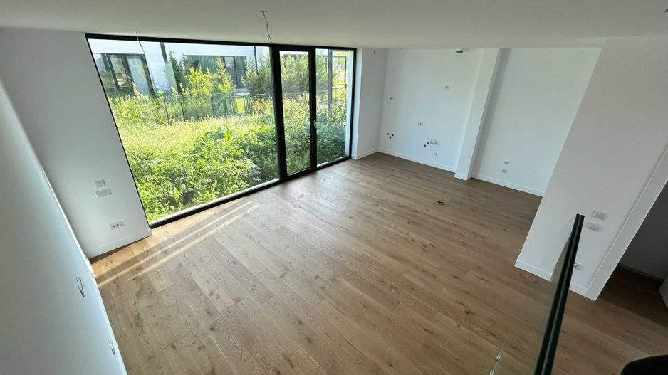 Casa de vanzare 3 camere Amber Forest Tunari - Poză 2