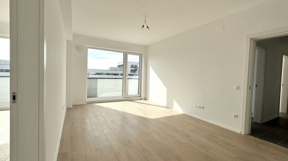 3 camere. Bucătărie închisă. Vedere panoramică. Reper Mall Colosseum - Poză 4