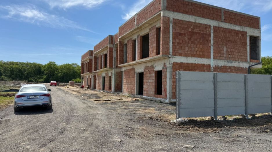 Eleganță și natură: vilă urbană exclusivistă în Tunari - Poză 11