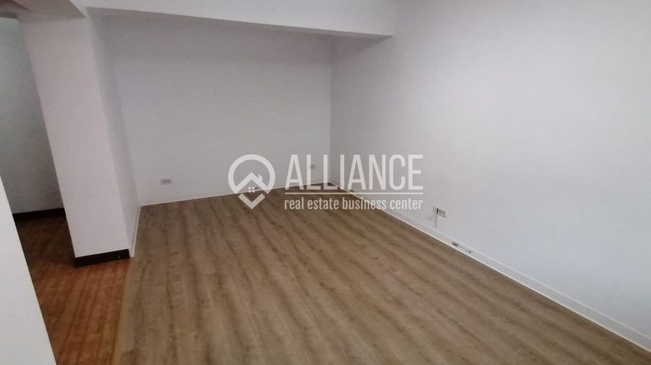 CENTRU - Birou pe Bdul Mamaia-Capitol - Poză 3