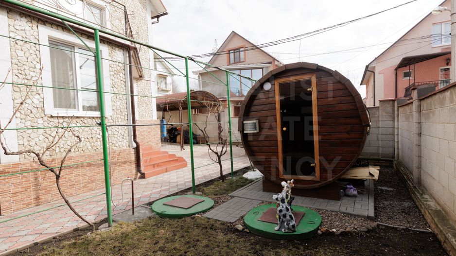 Vânzare, casă 4 camere, str-la Tudor Vladimirescu, Durlești - Poză 2