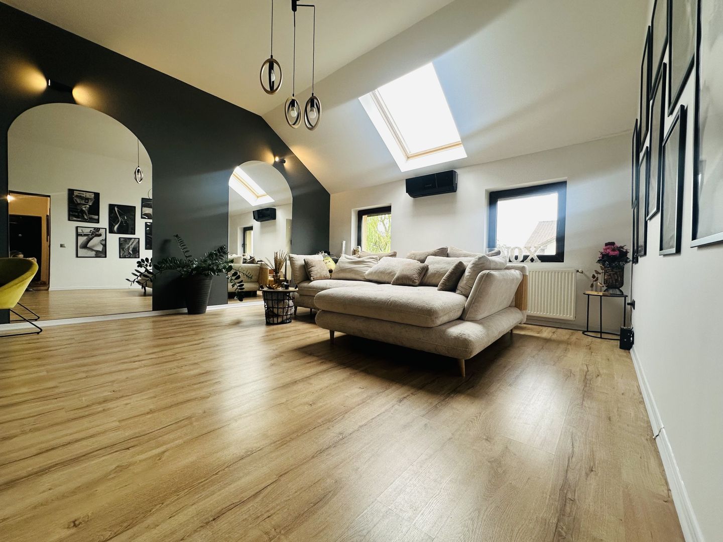 Apartament cu personalitate – 2 camere, 65 mp, tavan înalt 3,40 m | Dumbravita - Poză 2