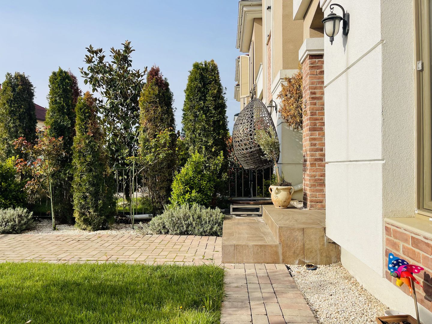 OFERTA REZERVATA - De inchiriat Casa cu Garaj - Segmentul Lux - Dumbravita - Poză 1