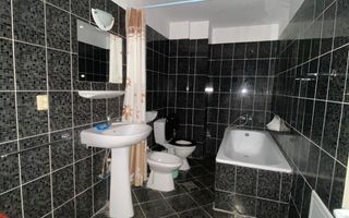 VILA CU 2500 MP TEREN LA 15 KM DE CRAIOVA CENTRU - Poză 9