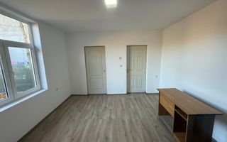 2 corpuri de Casă renovate + teren 125 mp Campina - Poză 9