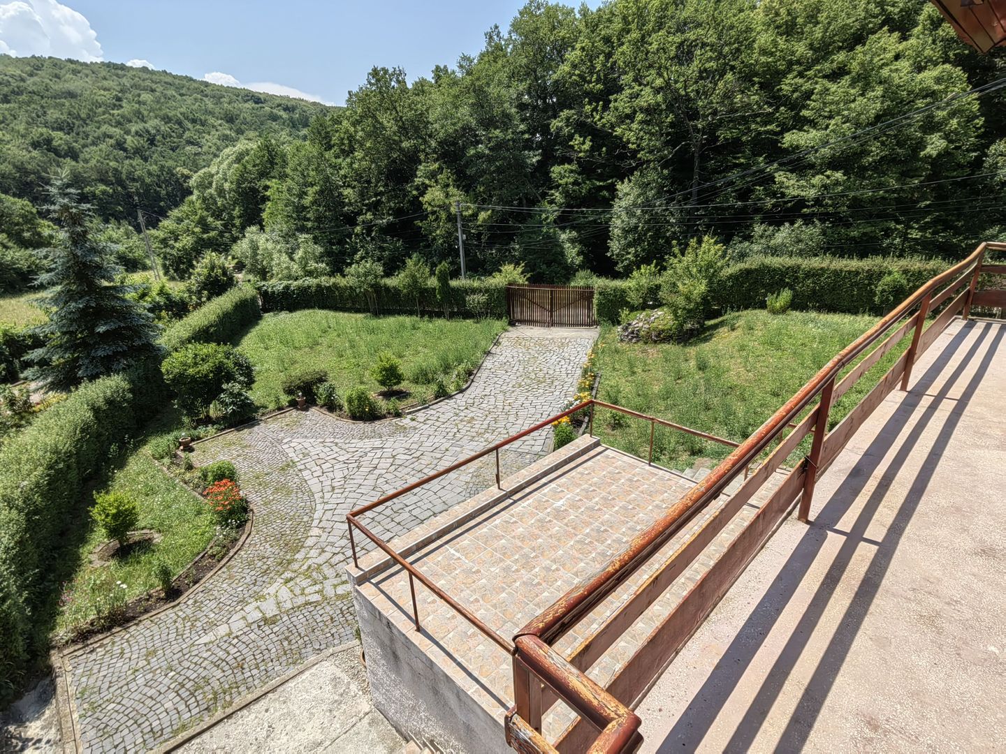 Casa/Vilă  aproape de pădure Vâlcele + 1235 m² teren 160.000 EURO - Poză 3