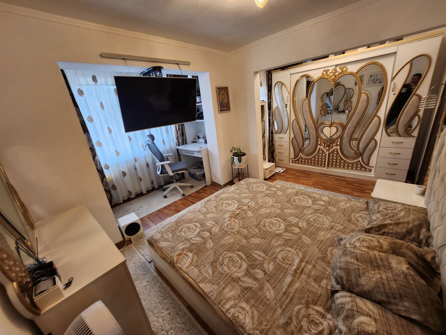 vand apartament 3 camere, etaj 2 , zona Alunis - Poză 2