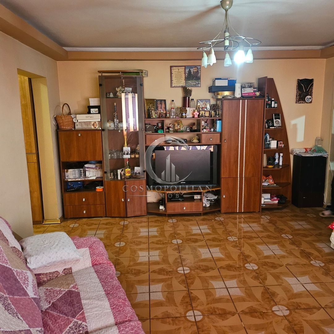 Apartament cu 3 camere ~ zona Brosteni / Colegiu ~ etaj 3 din 4 - Poză 4