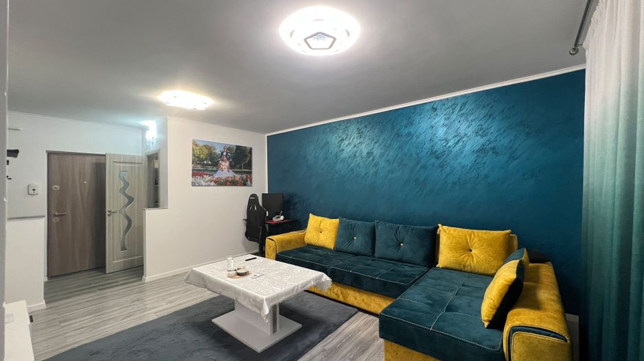 Apartament 3 camere,  decomandat - Poză 1