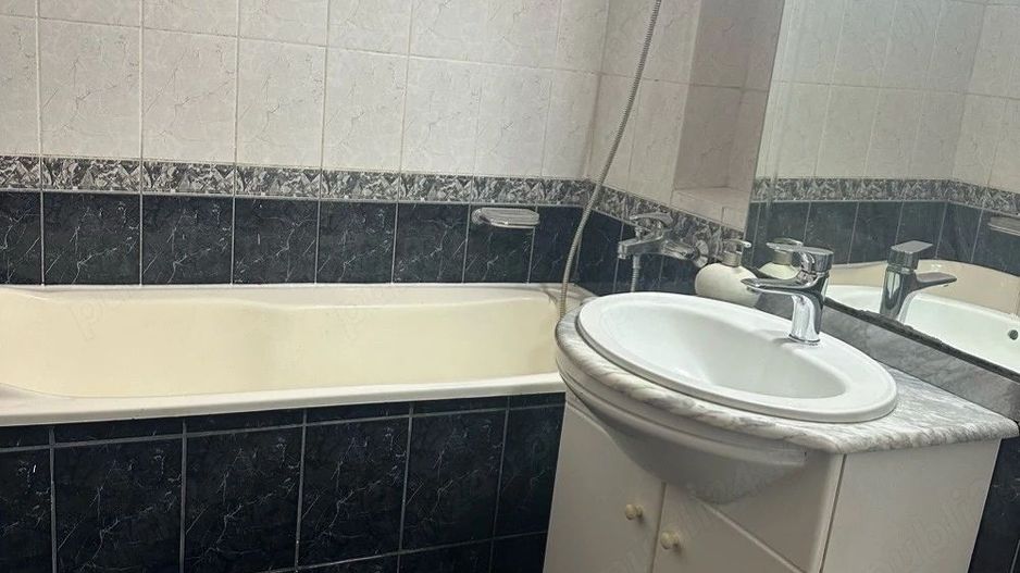 Apartament decomandat 3 camere - Poză 9