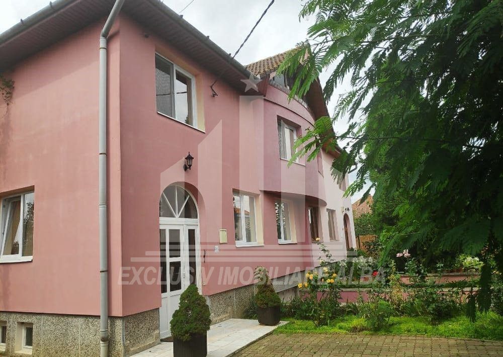 Casa tip duplex de vanzare, Barabant - Poză 1