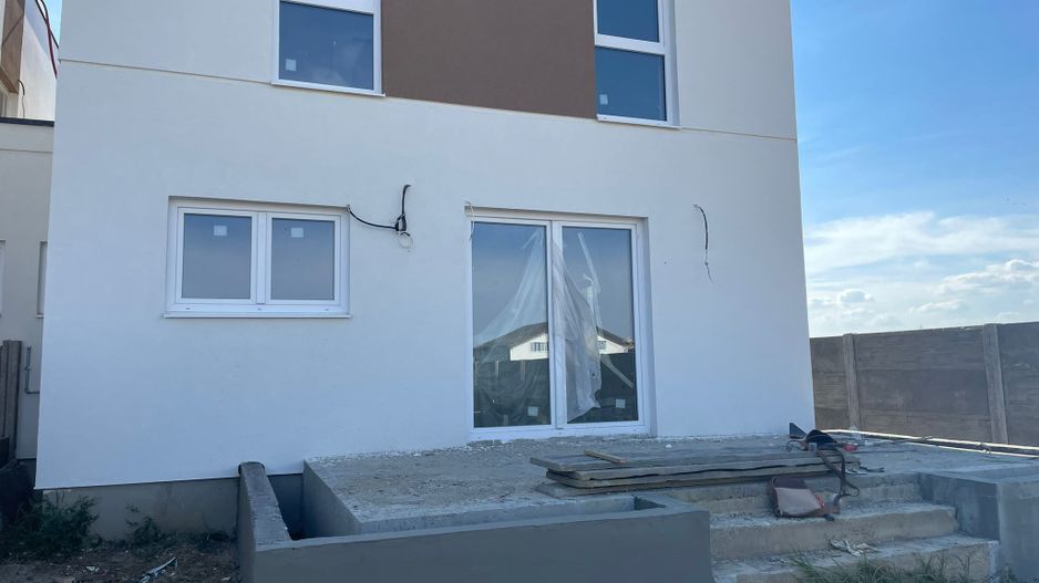 Duplex despartit prin camera tehnica- 5 camere- Mosnita Noua - Poză 17