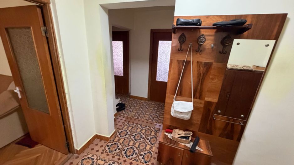 Apartament 3 camere, etaj 2 - Cugir - Poză 12