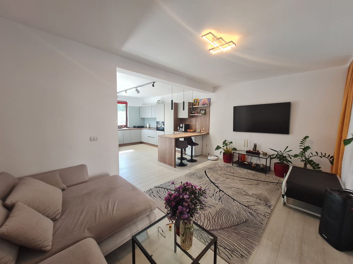 Duplex minimalist cu piscina - Poză 4