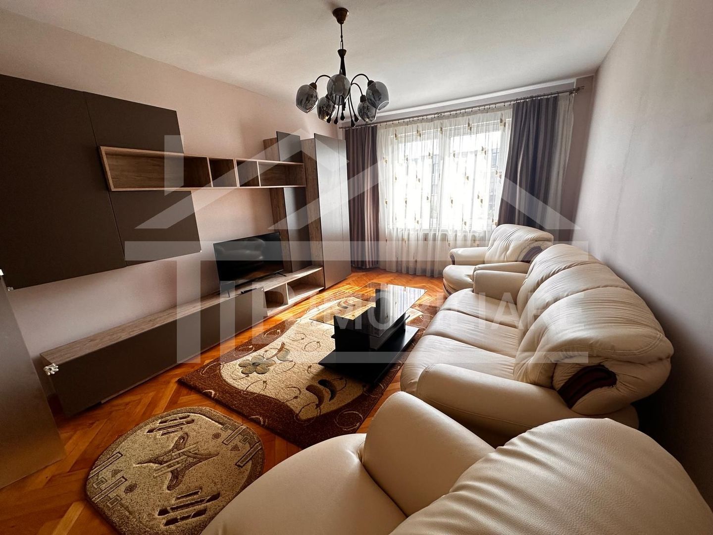 Apartament de 3 camere, 70mp,parcare, decomandat, Zona Kaufland - Poză 1