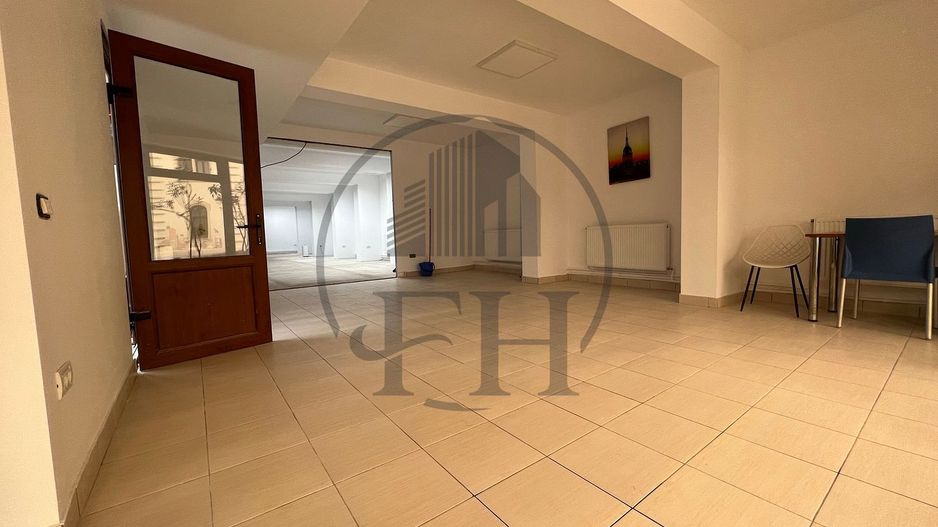 Spațiu comercial cu o cameră de închiriat în Central, Constanta - Poză 2