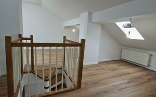 Apartament complet renovat cu scara interioara - Poză 22