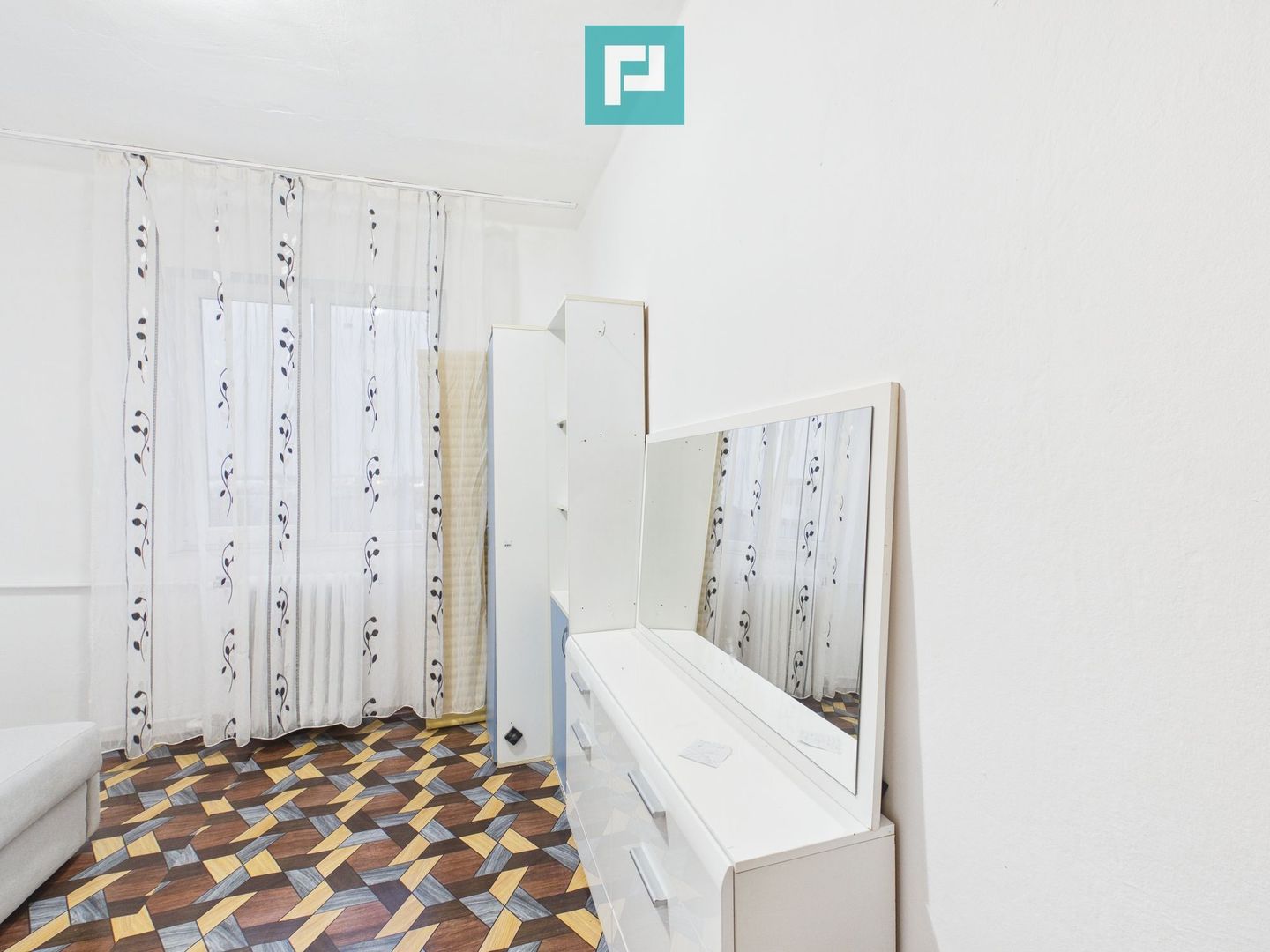 Garsonieră în Confecții de vânzare - Poză 4