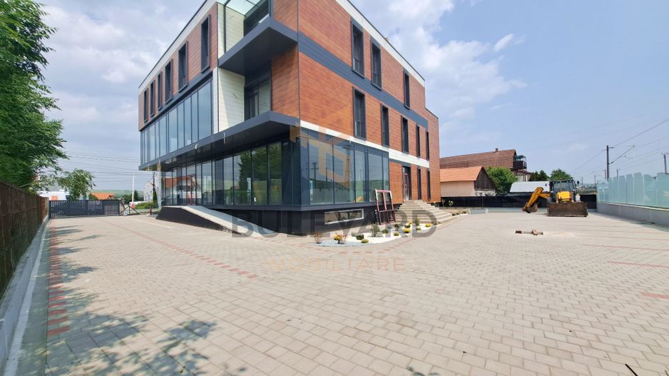 Cladire comerciala situata la drum intens circulat, 1365 mp utili + 20 parcari - Poză 6