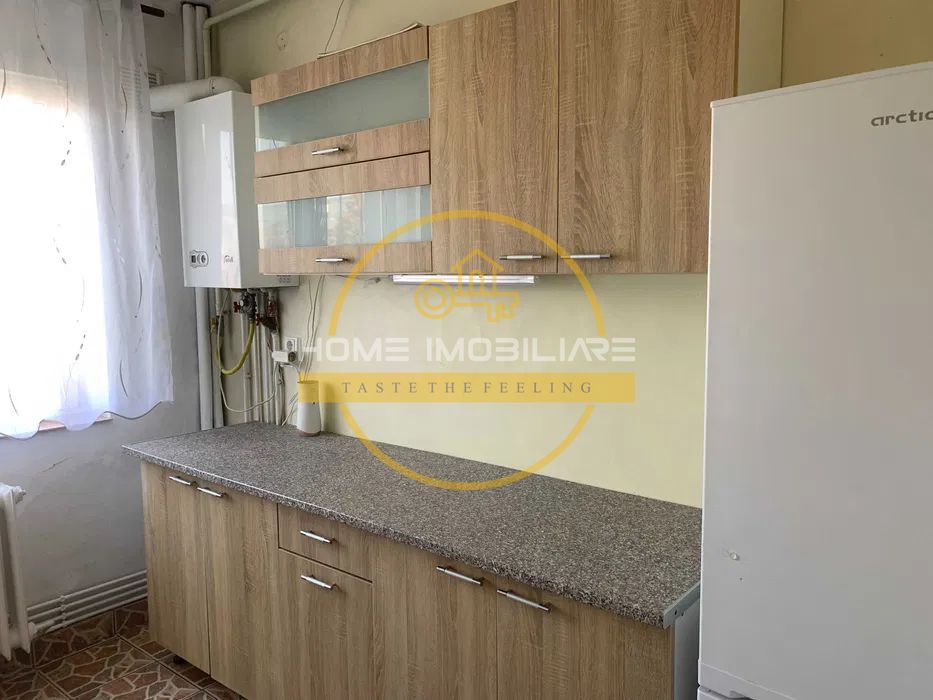 APARTAMENT 2 CAMERE ,PODUL ROSU ,LA 5 MIN DE PALAS - Poză 3
