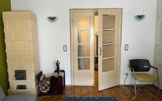 Vând apartament 2 camere, renovat - Cartierul Funcționarilor - Poză 2