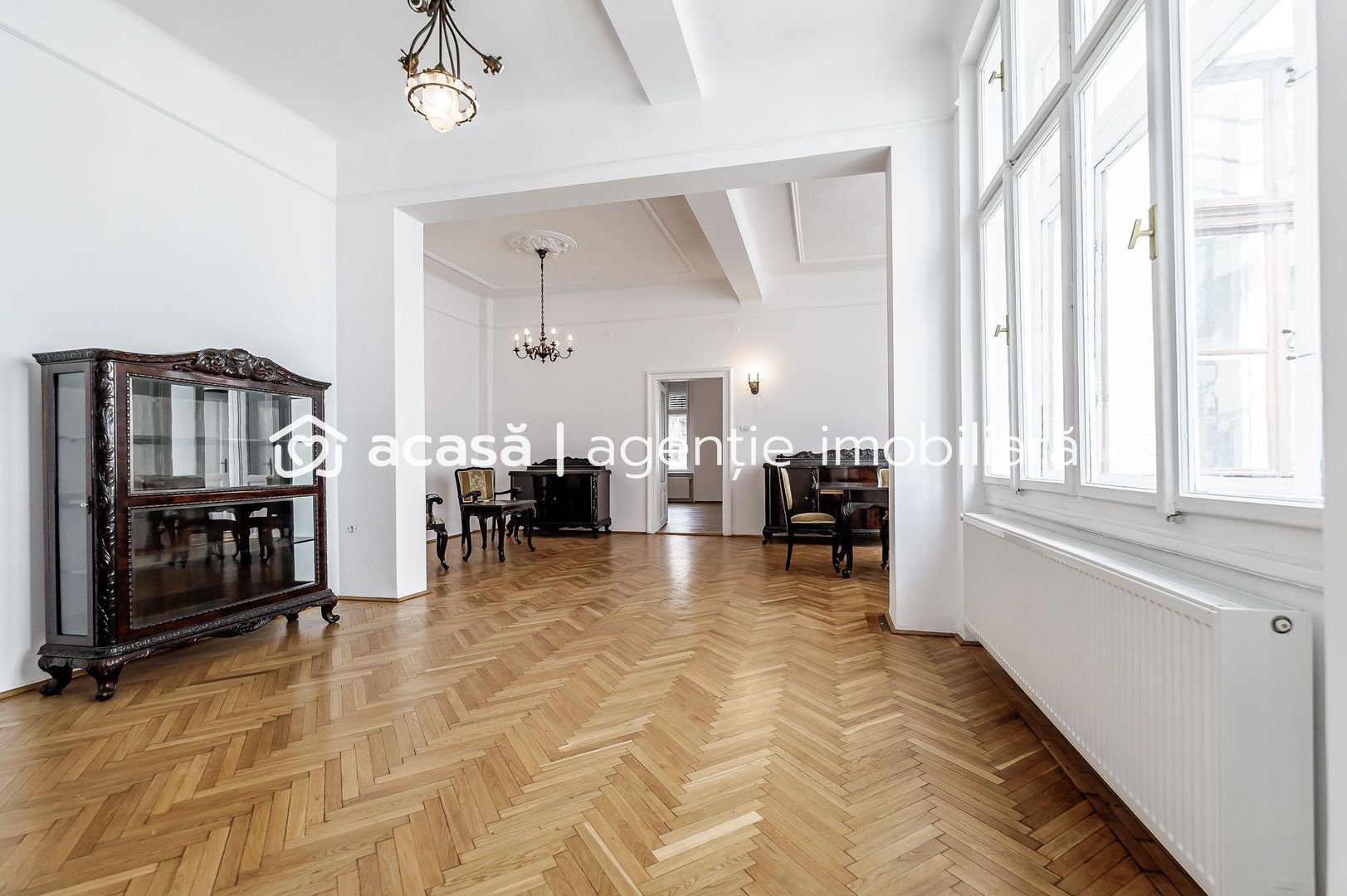 ÎNCHIRIAT Oportunitate Unică pentru Afacerea Ta în Centrul Orașului! - Poză 3