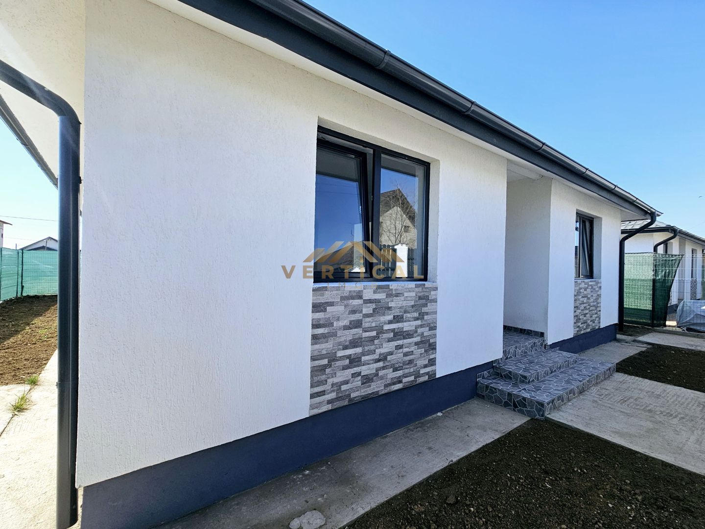 Casa parter cu 4 camere - comuna Berceni - Poză 2