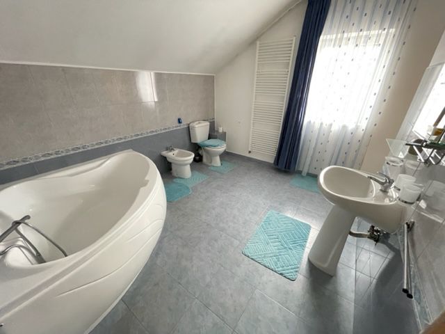 CASA INDIVIDUALA CU TEREN  GENEROS - Poză 13