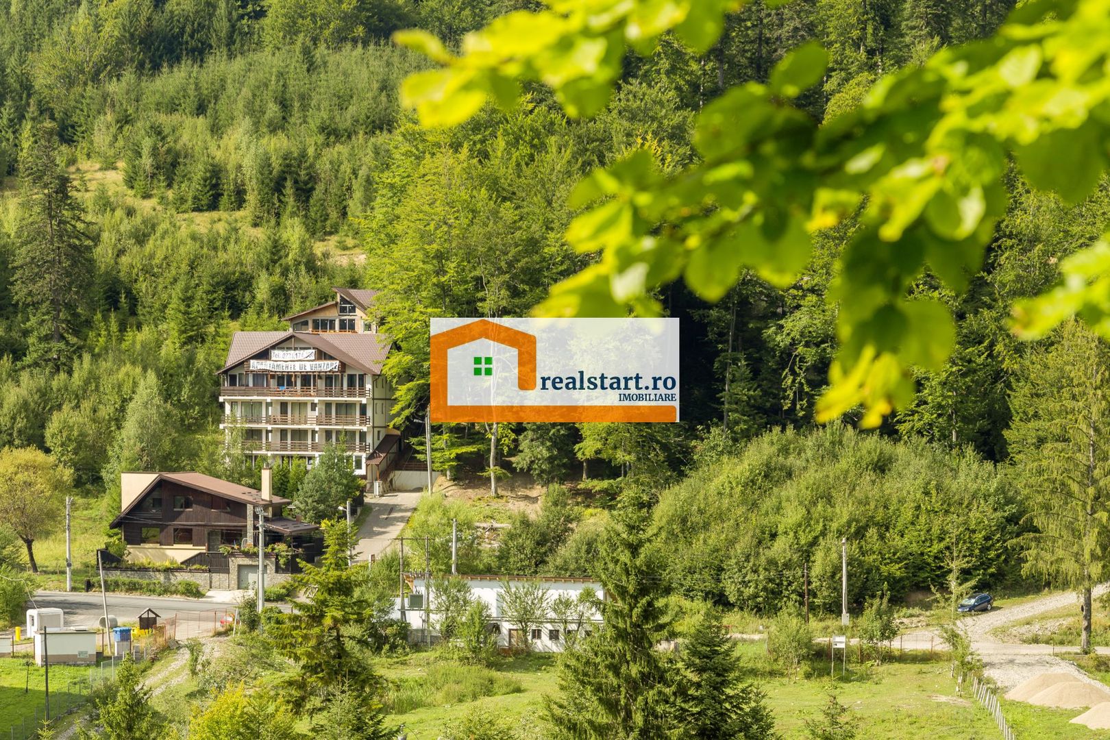 View munte,Studio Azuga, Ideal Investitie aparthotel, mobilat&utilat - Poză 13