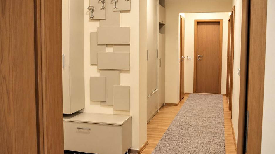 Olimpia-Centrul de Afaceri | 3 Camere | Decomandat | 2 Băi | Centrală Proprie - Poză 1