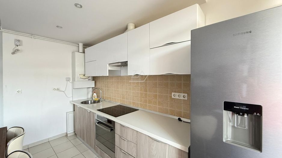 Complex Uranus. Balcon mare. Loc de parcare subteran. - Poză 5