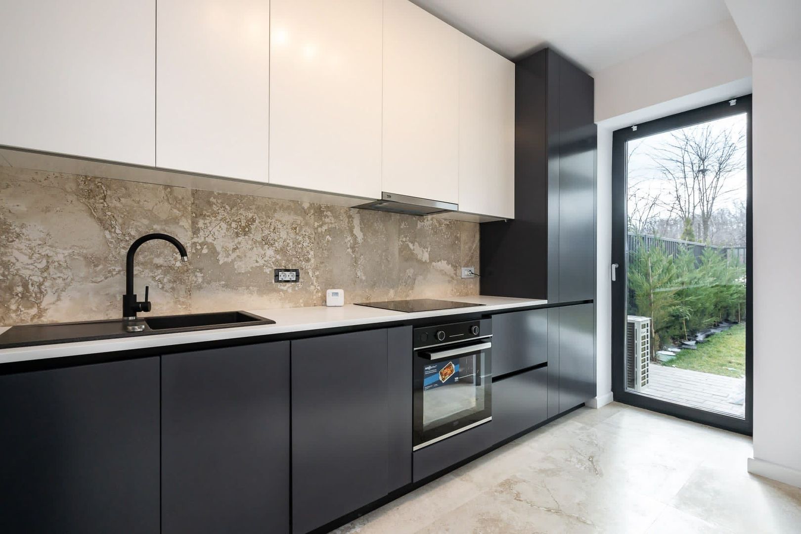 Vila Exclusivă în Complexul de Prestigiu, Zona Popasului - Matei Millo - Poză 1