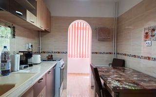 Apartament cu 2 camere, decomandat, zona Republicii - Poză 4