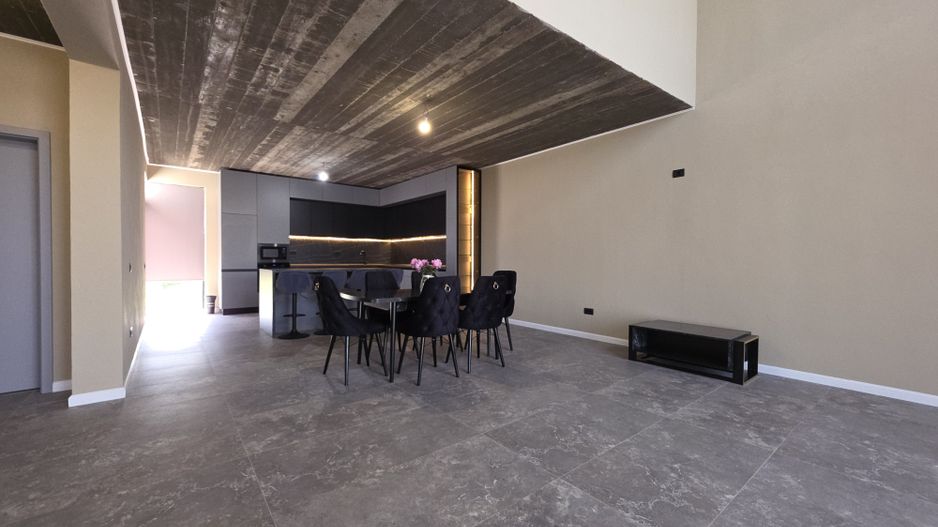 Vila intr-un peisaj idilic la 15 minute de capitala, pret imbatabil! - Poză 9