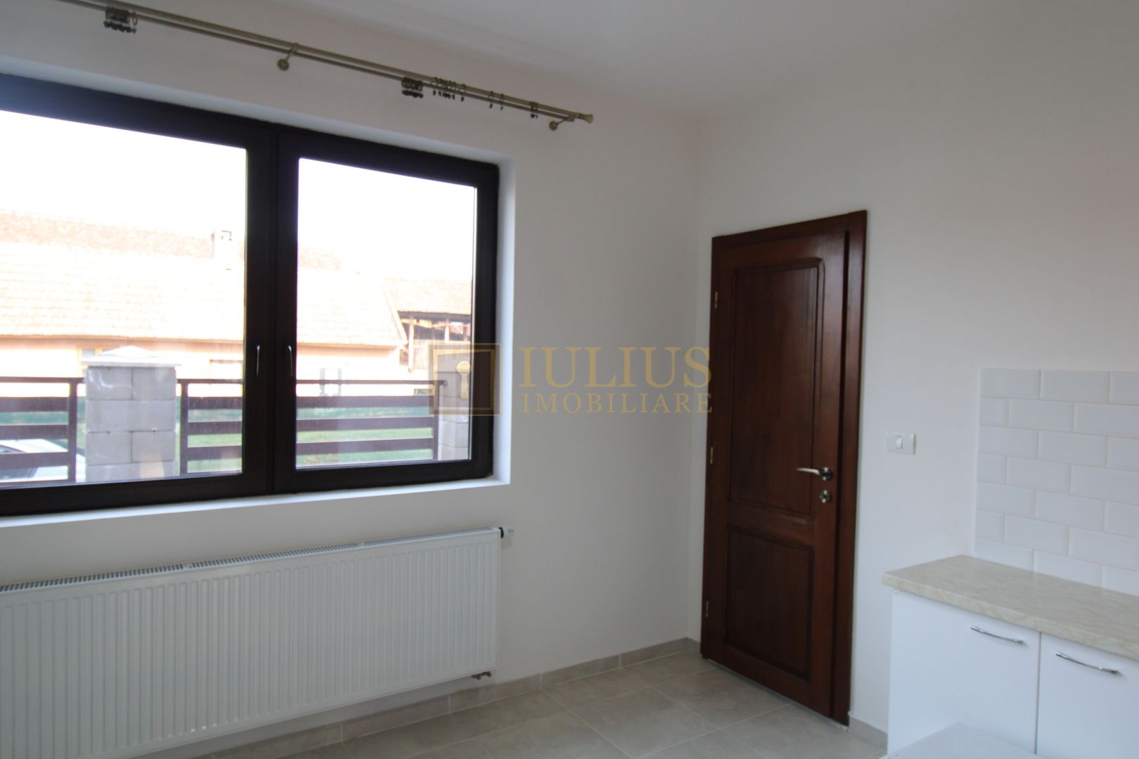 Braytim; 3 dormitoare, living saptios cu semineu. - Poză 9