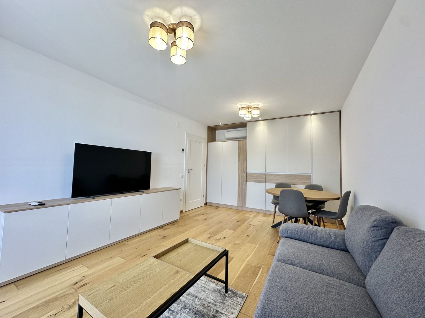 Apartament cu 3 camere decomandat de inchiriat, Urban Plaza - Poză 2