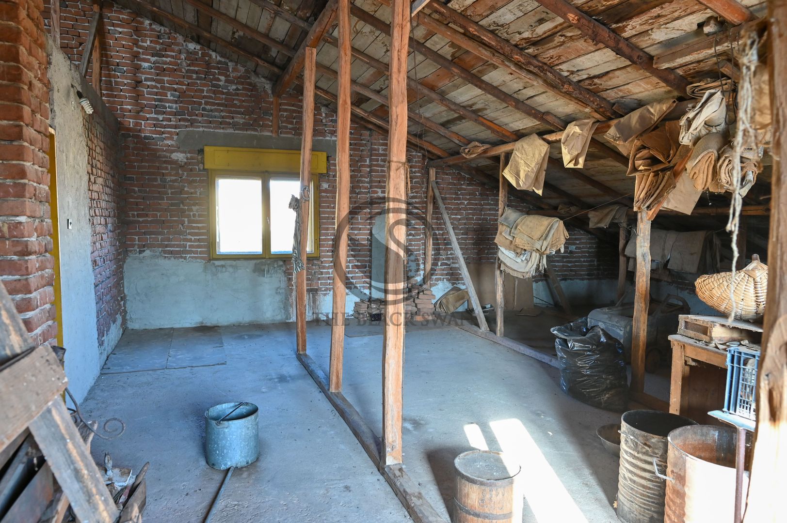 Casa cu 6 camere de vanzare | Zona Ultracentrala, Baicoi | Comision 0% - Poză 30