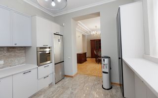 Chirie, casă, 3 nivele, strada Frumoasa, Centru - Poză 2