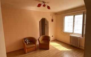 Apartament 3 camere de vanzare - Poză 1