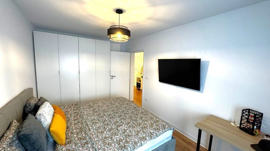 Mobilat si utilat. Decomandat. Clima. Spatiu de depozitare. - Poză 6